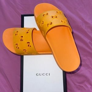 GUCCI SLIDES